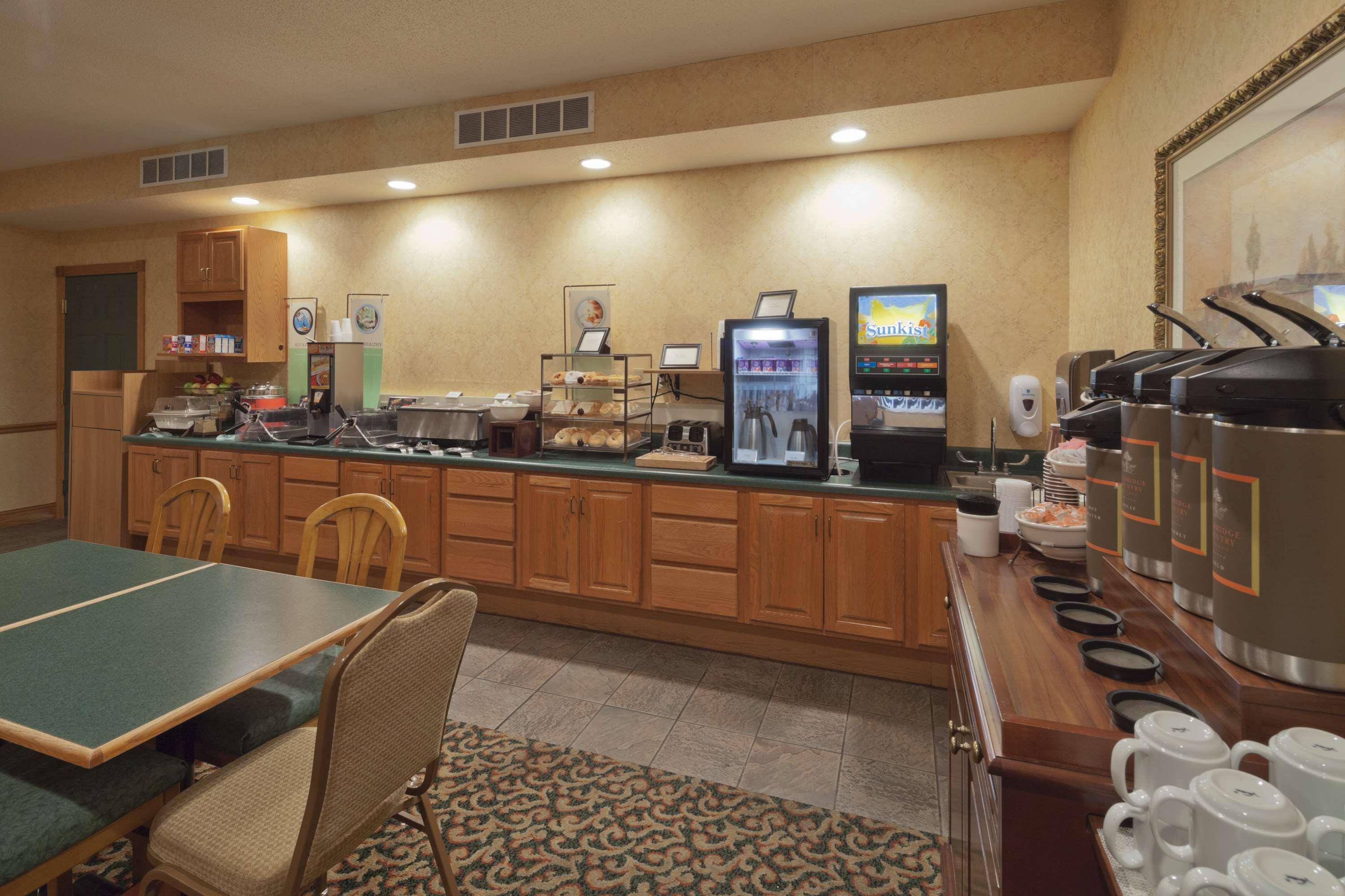 Country Inn & Suites By Radisson, 普雷里德欣 外观 照片